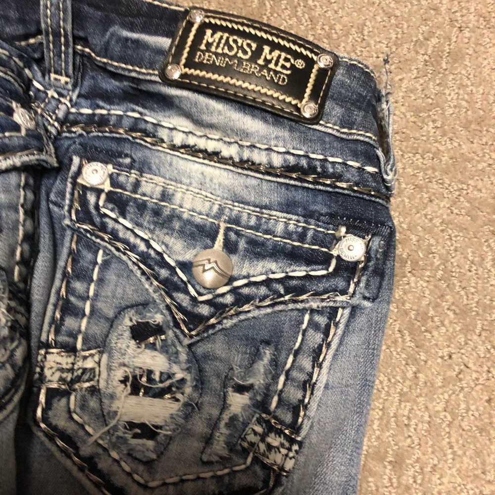 Miss Me Cropped Jeans